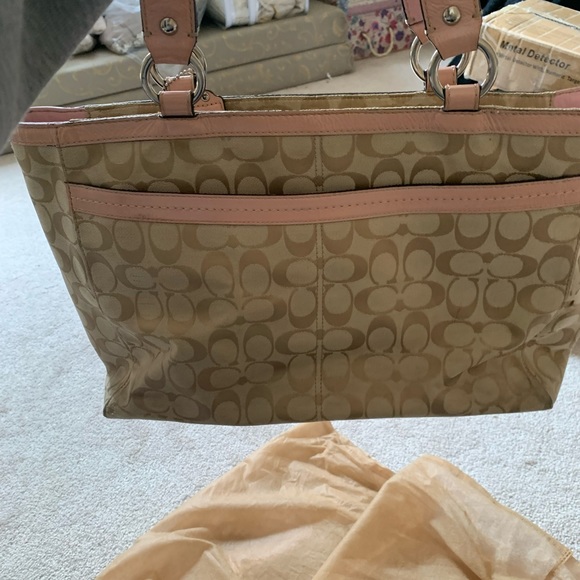 Coach Tote Bag - Picture 3 of 7